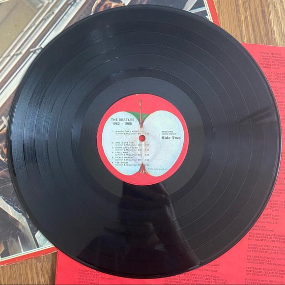 The Beatles 1962-1966 Vinyl Record - Picture 11 of 16